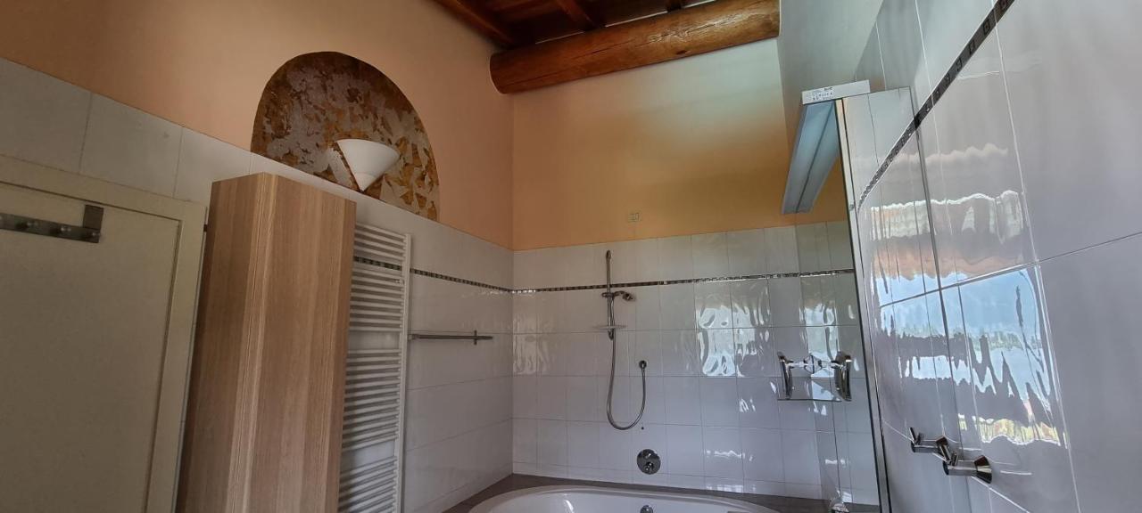 Casa Romantica Colico Bagian luar foto