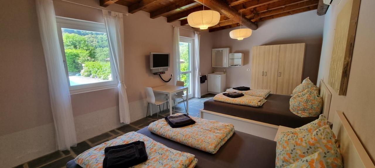 Casa Romantica Colico Bagian luar foto
